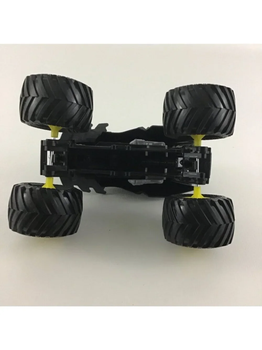 Monster Jam DC Comics LG 1:24 Batman Truck True Metal Diecast 2021 Spin Master